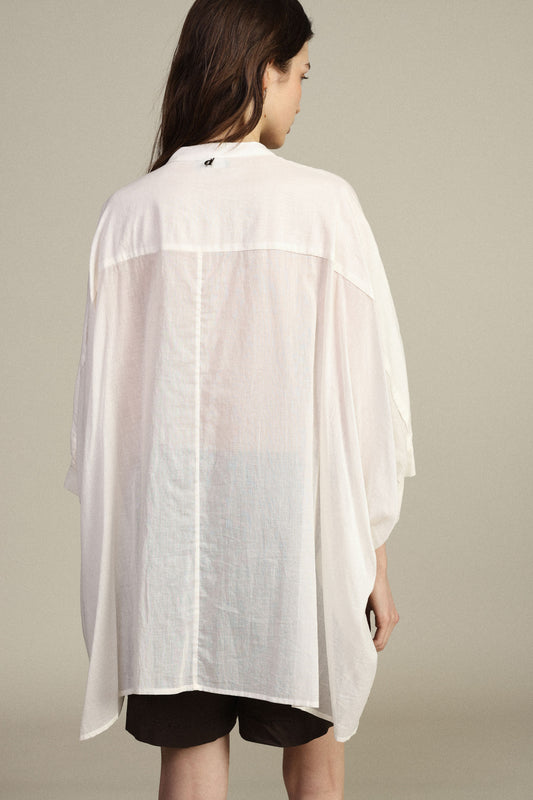 Camicia oversize con ricami floreali