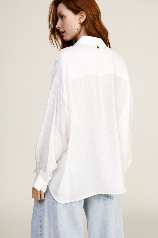 Camicia over tasche applicate e collo classico