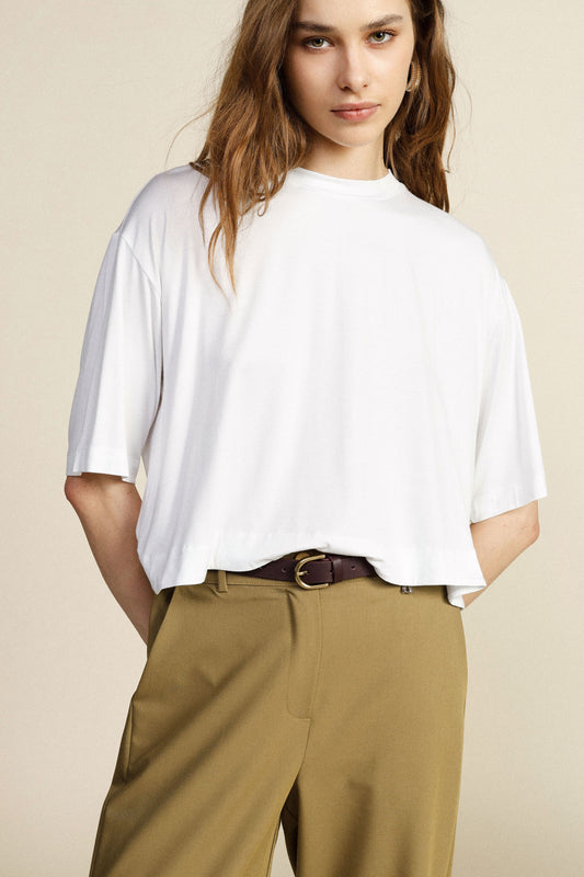 T-shirt cropped fit con maniche corte ampie