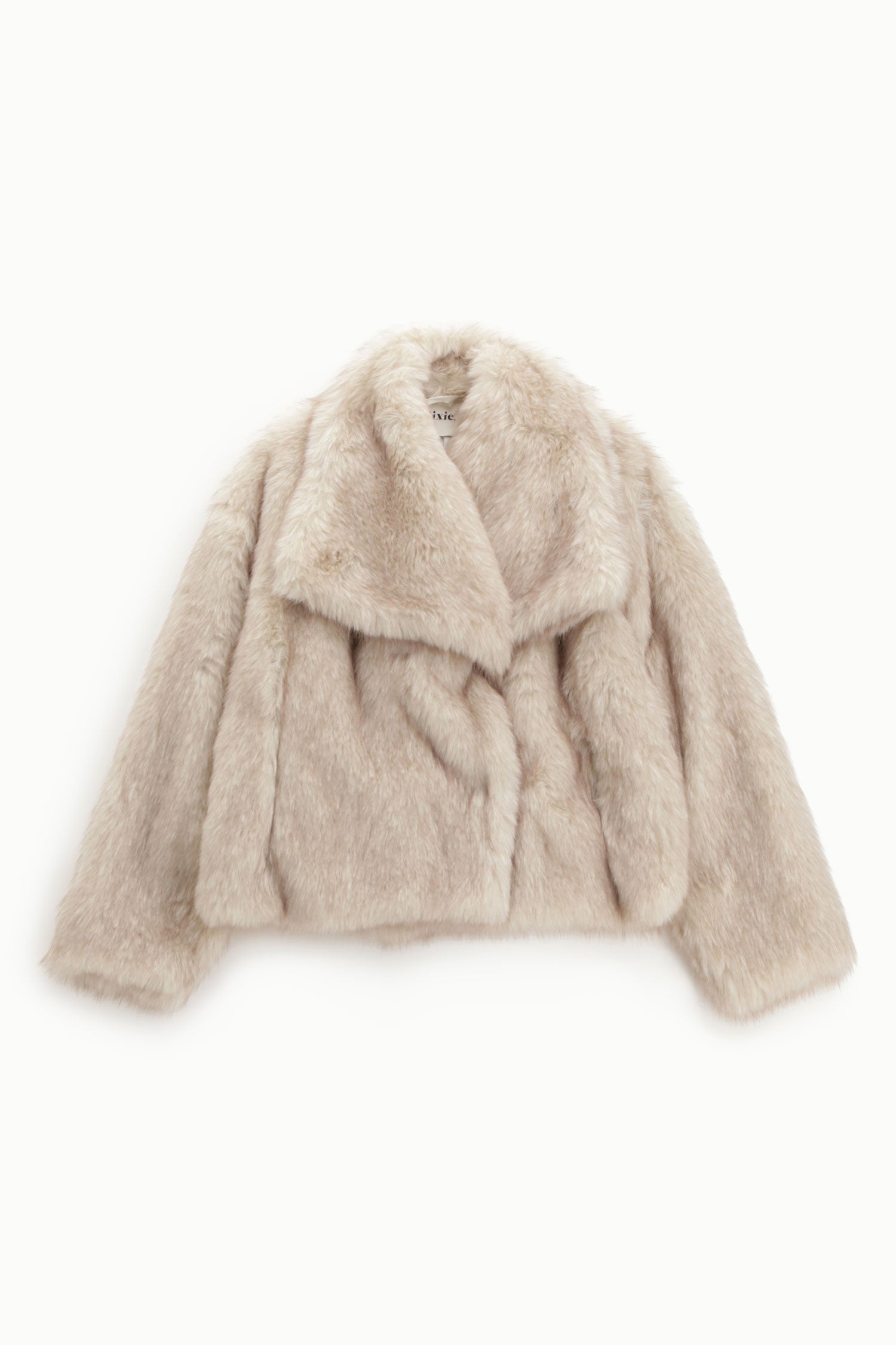 Eco-fur corta con maxi revers