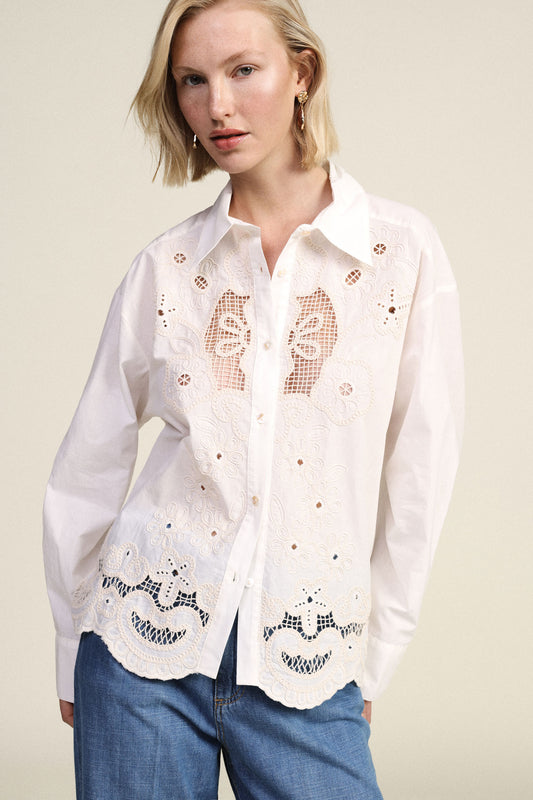 Camicia ricamata con motivo floreale ampio