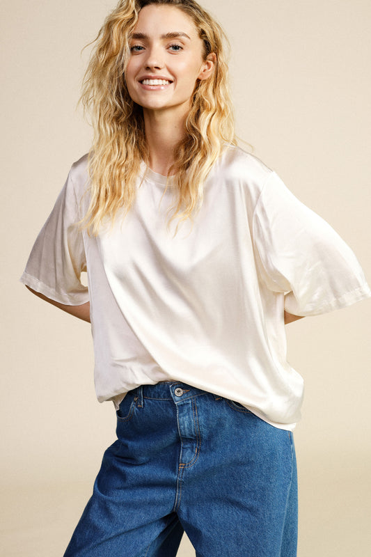 T-shirt ampia con maniche corte e girocollo