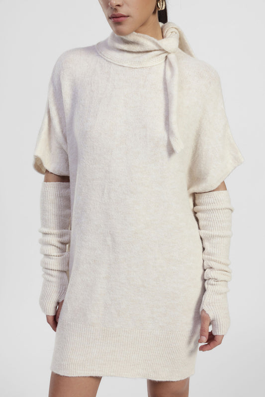 Abito corto a collo alto con maniche corte