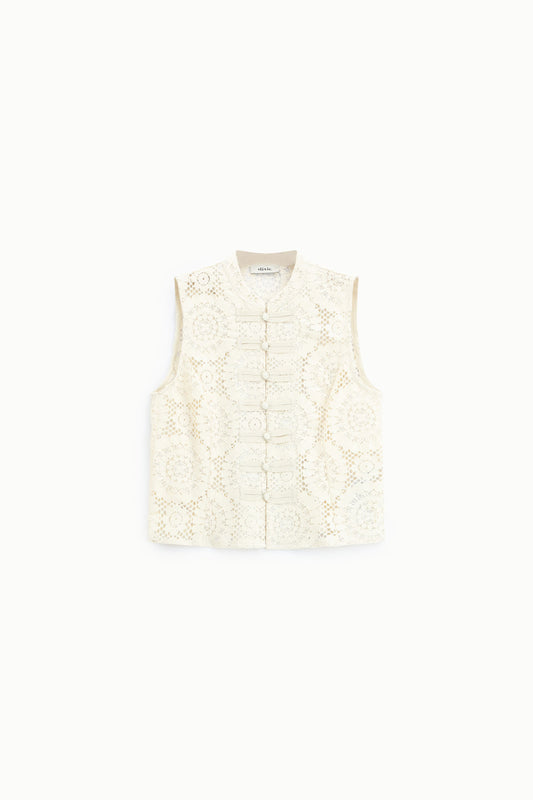 Top smanicato con ricamo traforato e bottoni frontali