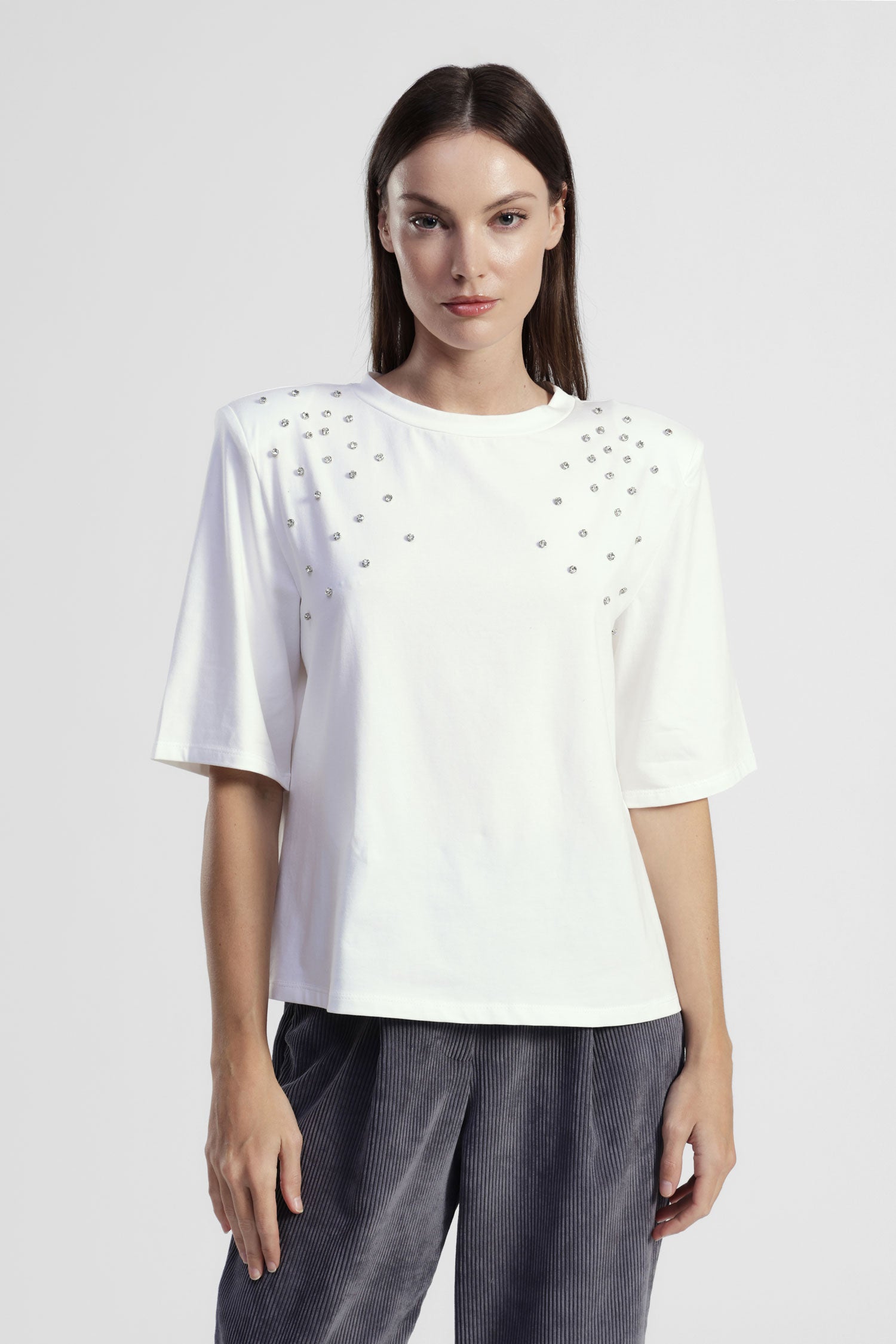 T-shirt girocollo dettagli applicati manica ampia