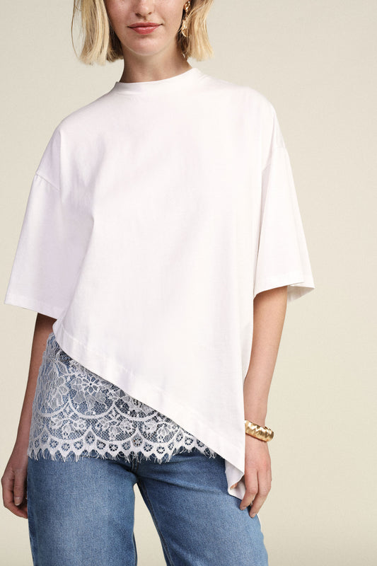 T-shirt a maniche corte con inserto pizzo asimmetrico