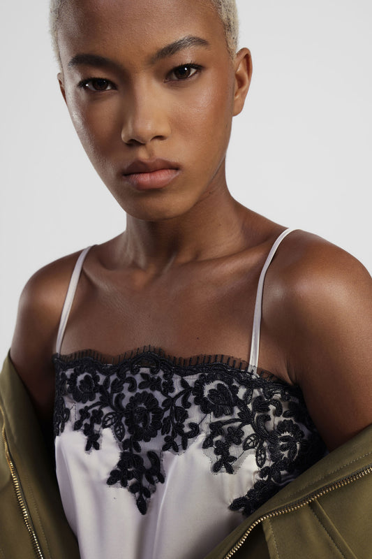 Top spalline sottili ricamo floreale