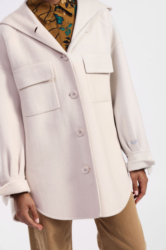 Cappotto con cappuccio e tasche frontali