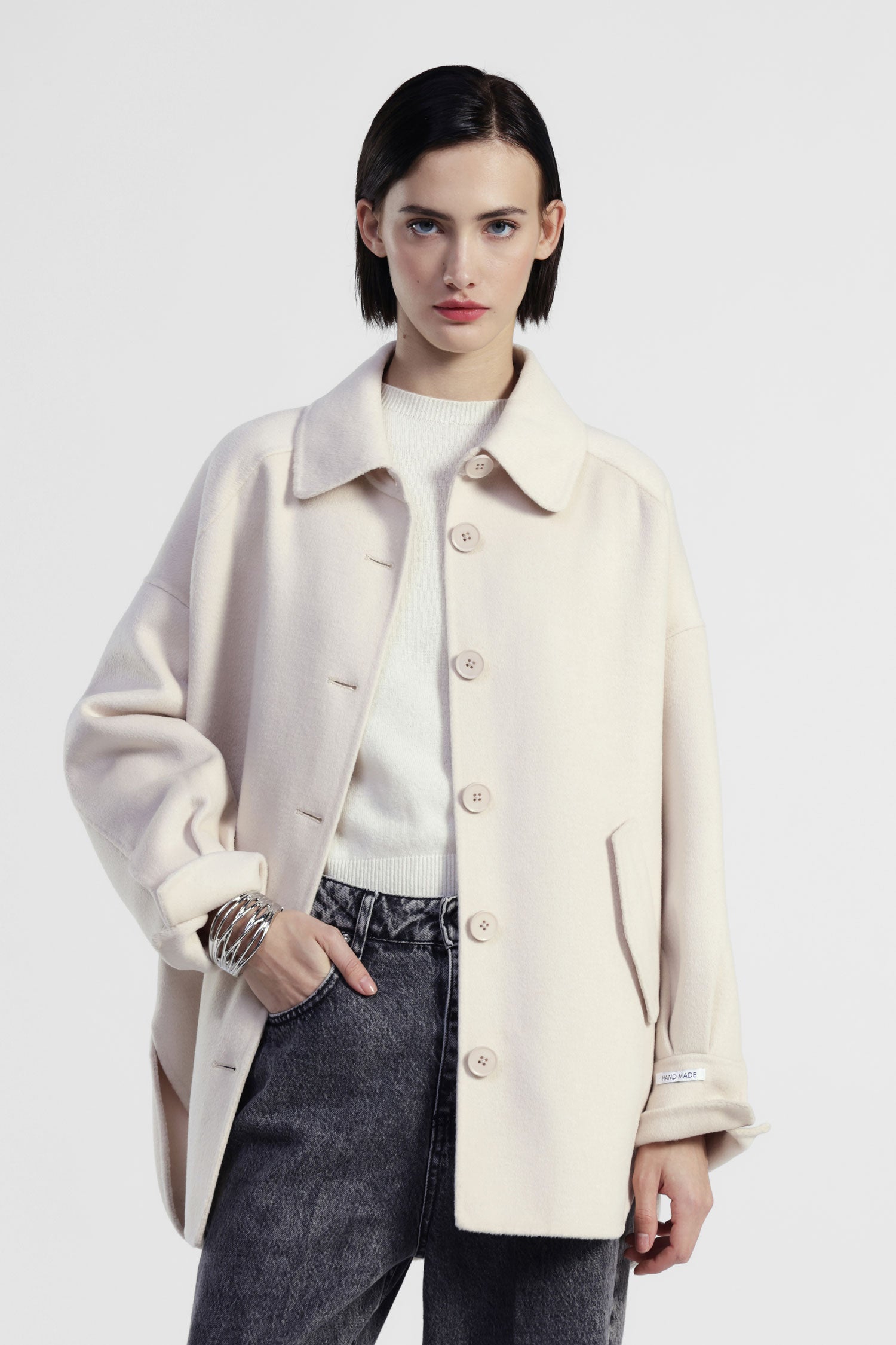 Cappotto oversize con tasche a filetto e bottoni