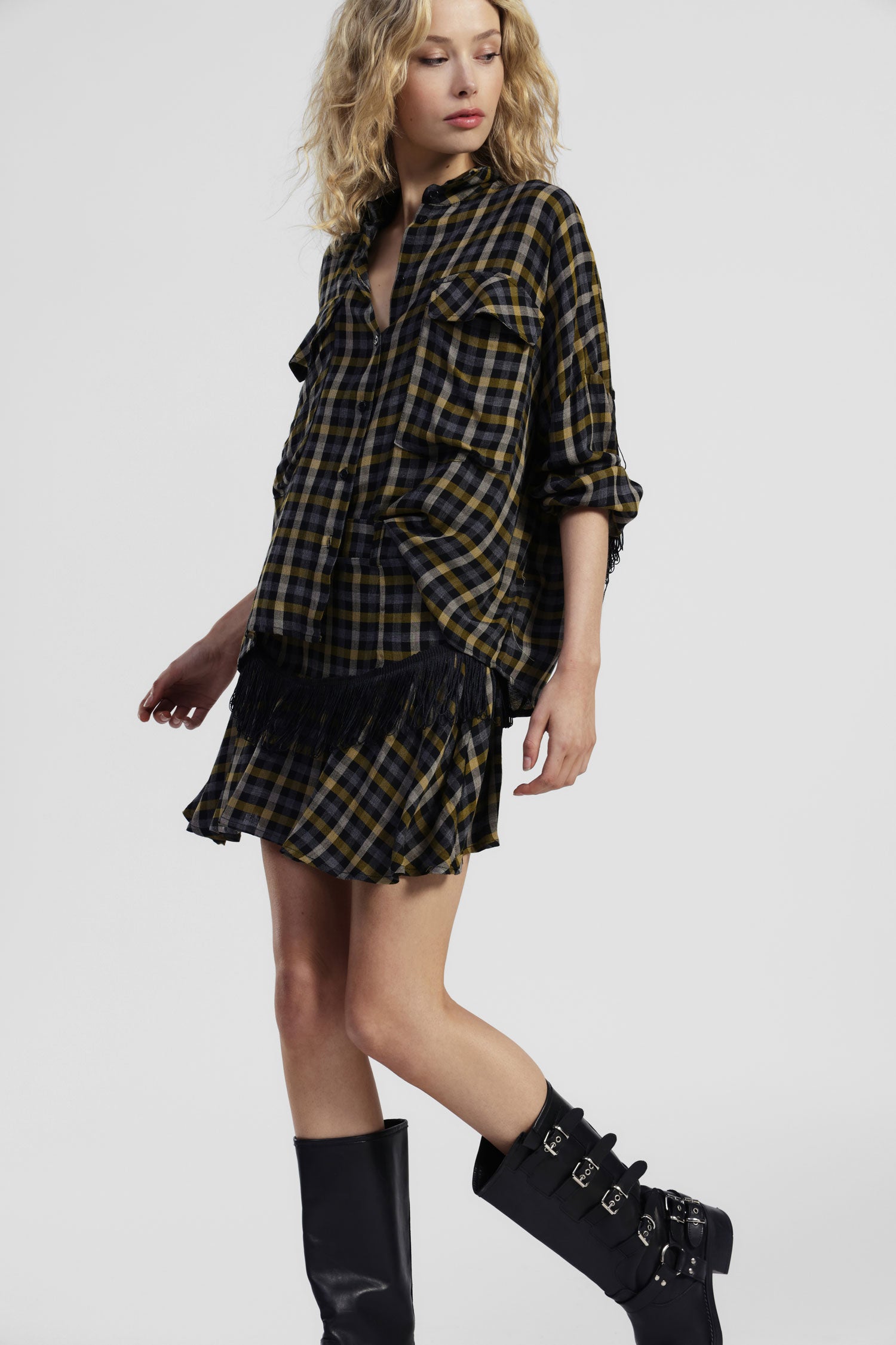 Gonna corta a quadri con frange