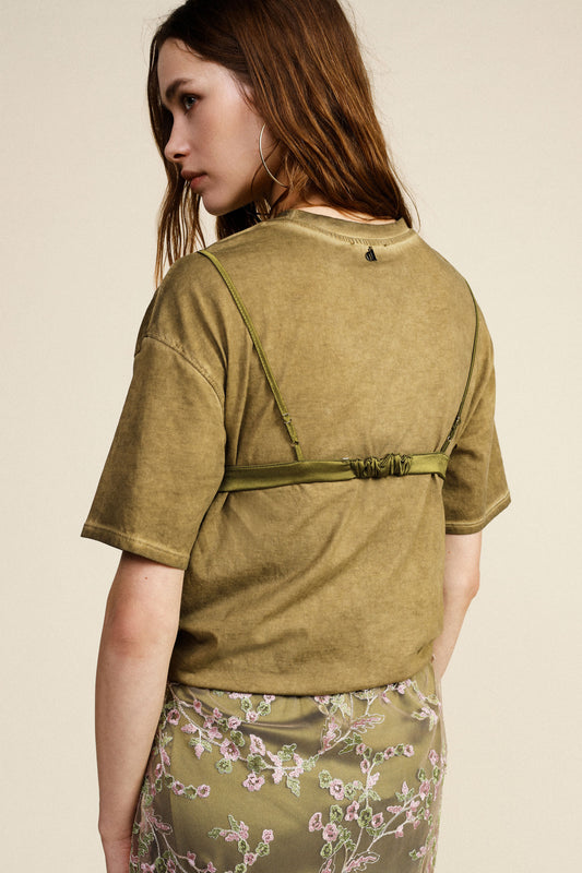 T-shirt girocollo con applicazione ricamo floreale