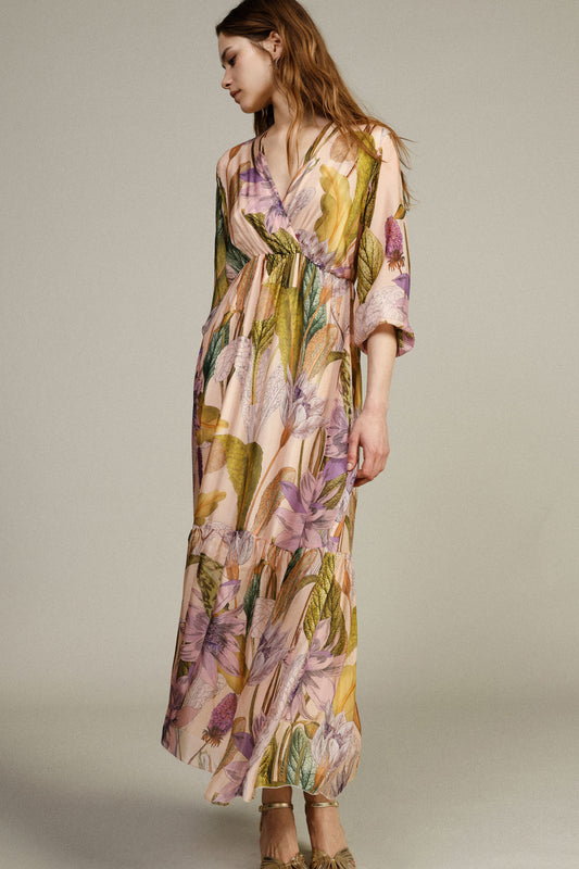 Abito lungo con stampa floreale e maniche ampie