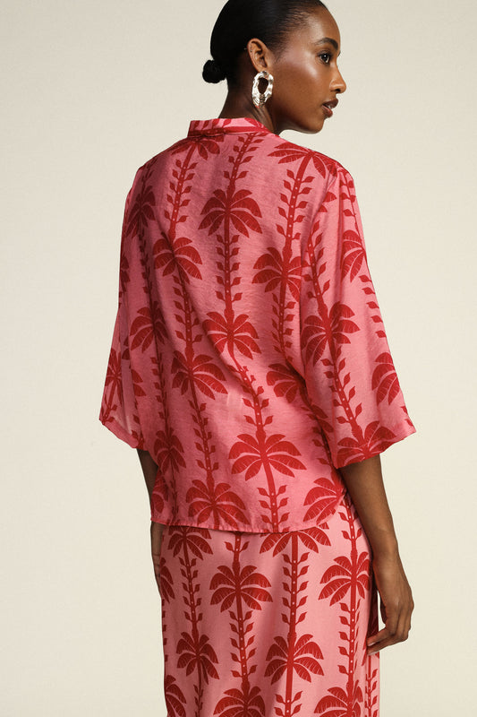 Camicia crop con stampa palme e nodo frontale