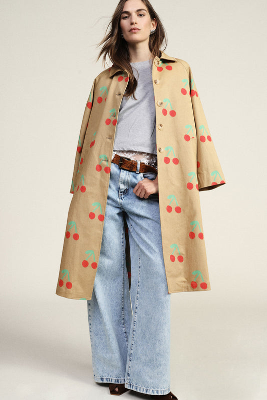 Cappotto con stampa ciliegia vivace