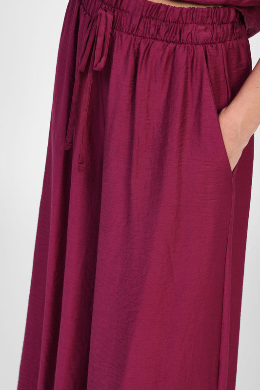 Pantaloni ampi con vita alta