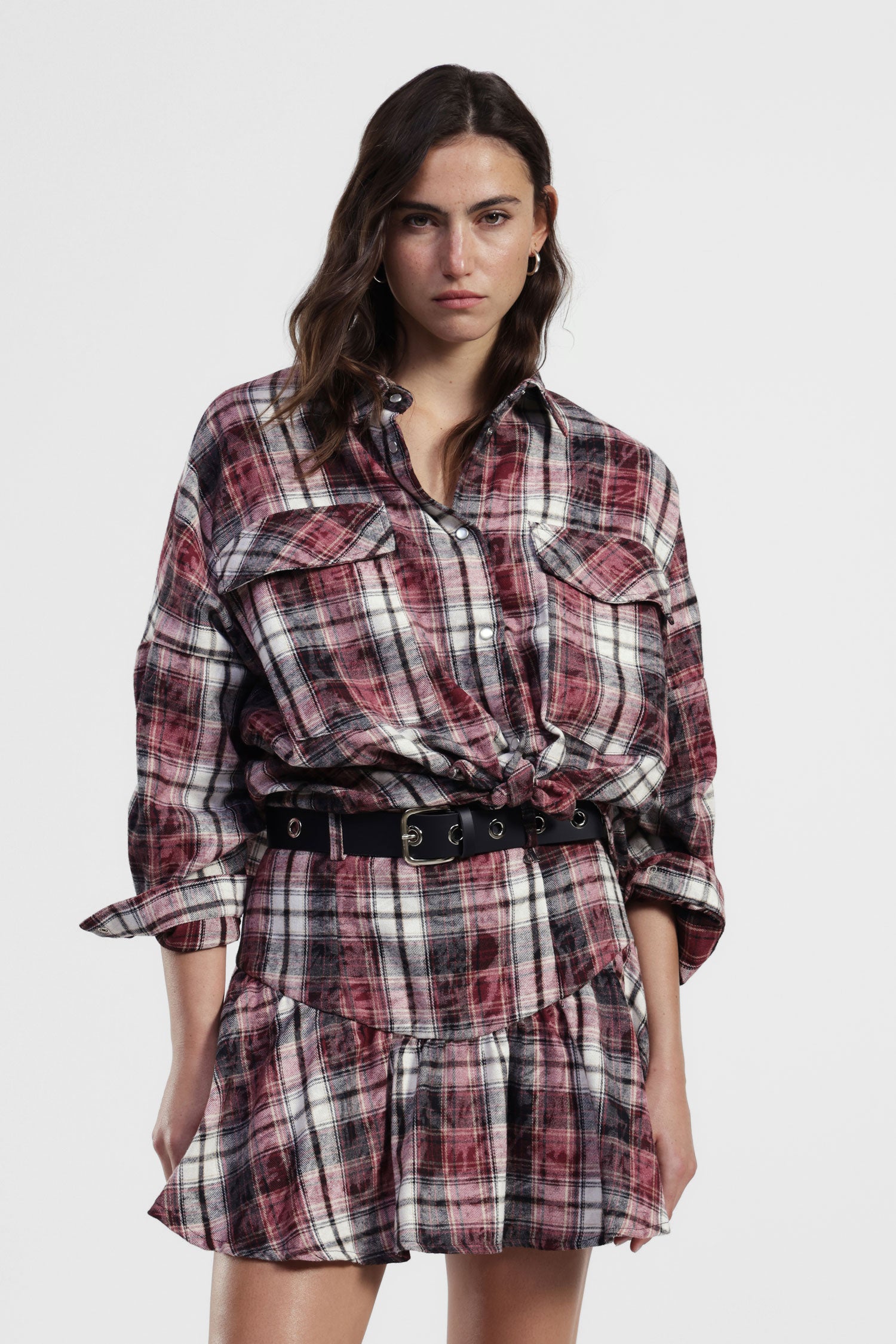 Camicia a quadri con tasche e nodo frontale