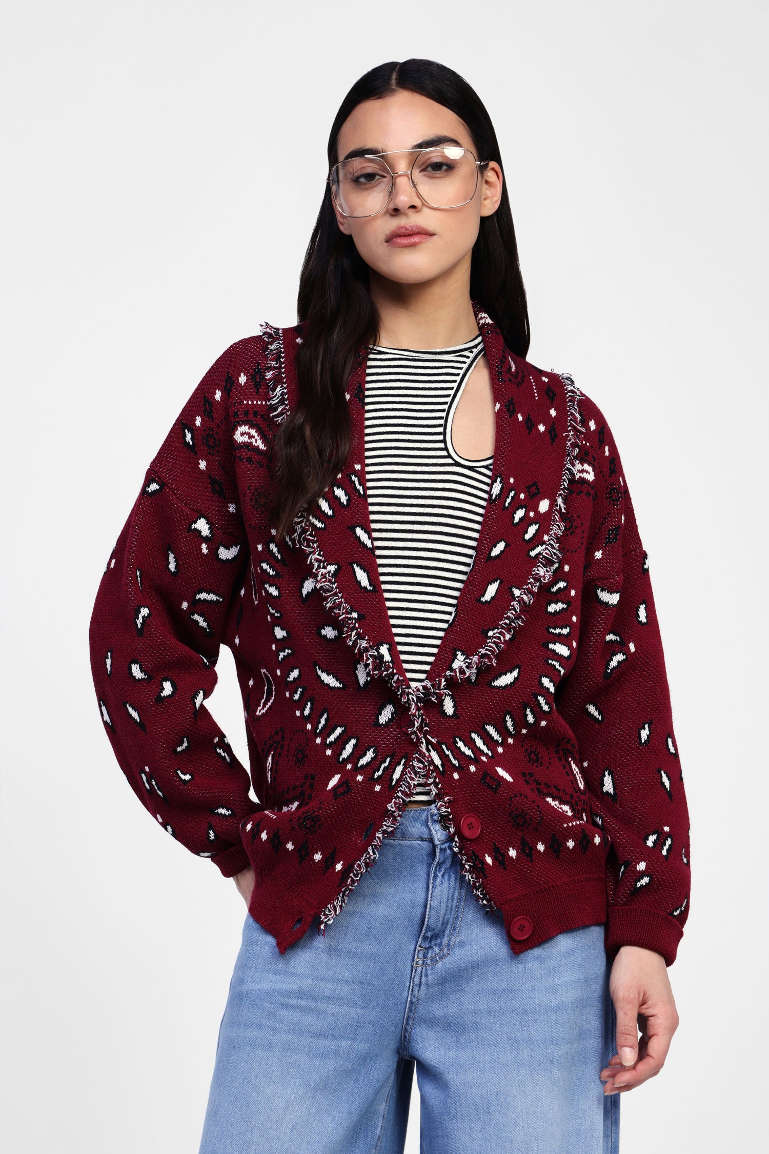 Cardigan con motivi e rifiniture