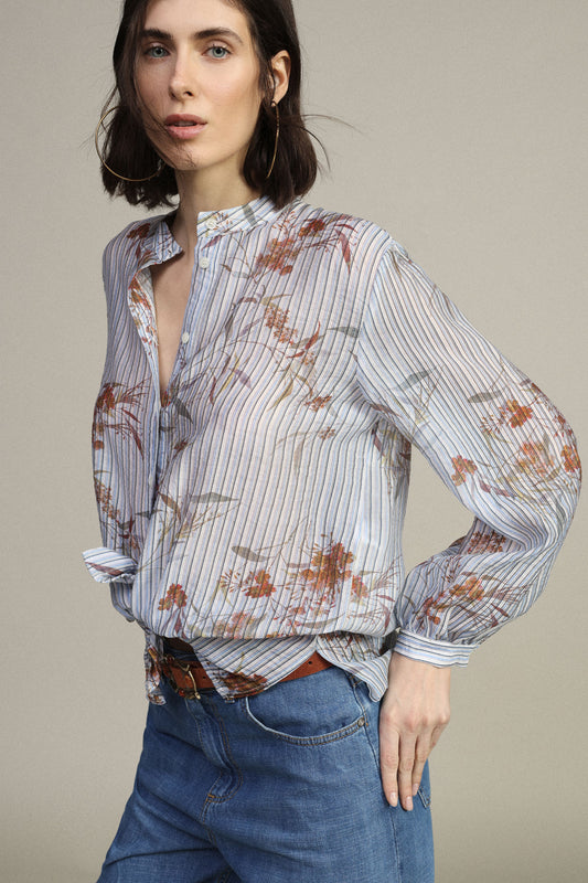 Camicia a righe con nodo frontale e stampa floreale