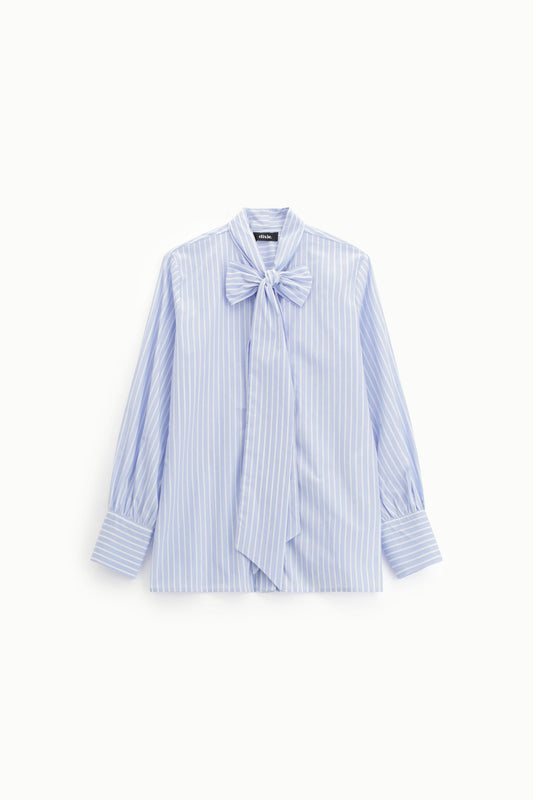 Camicia con nodo e righe verticali