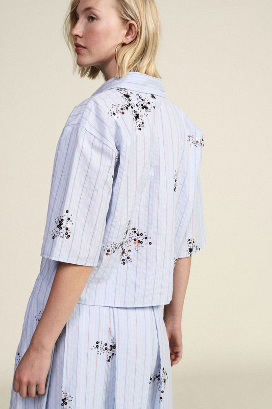 Camicia ampia a righe con fiori e maniche corte