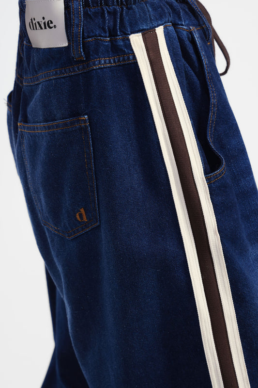 Jeans a gamba ampia con dettagli