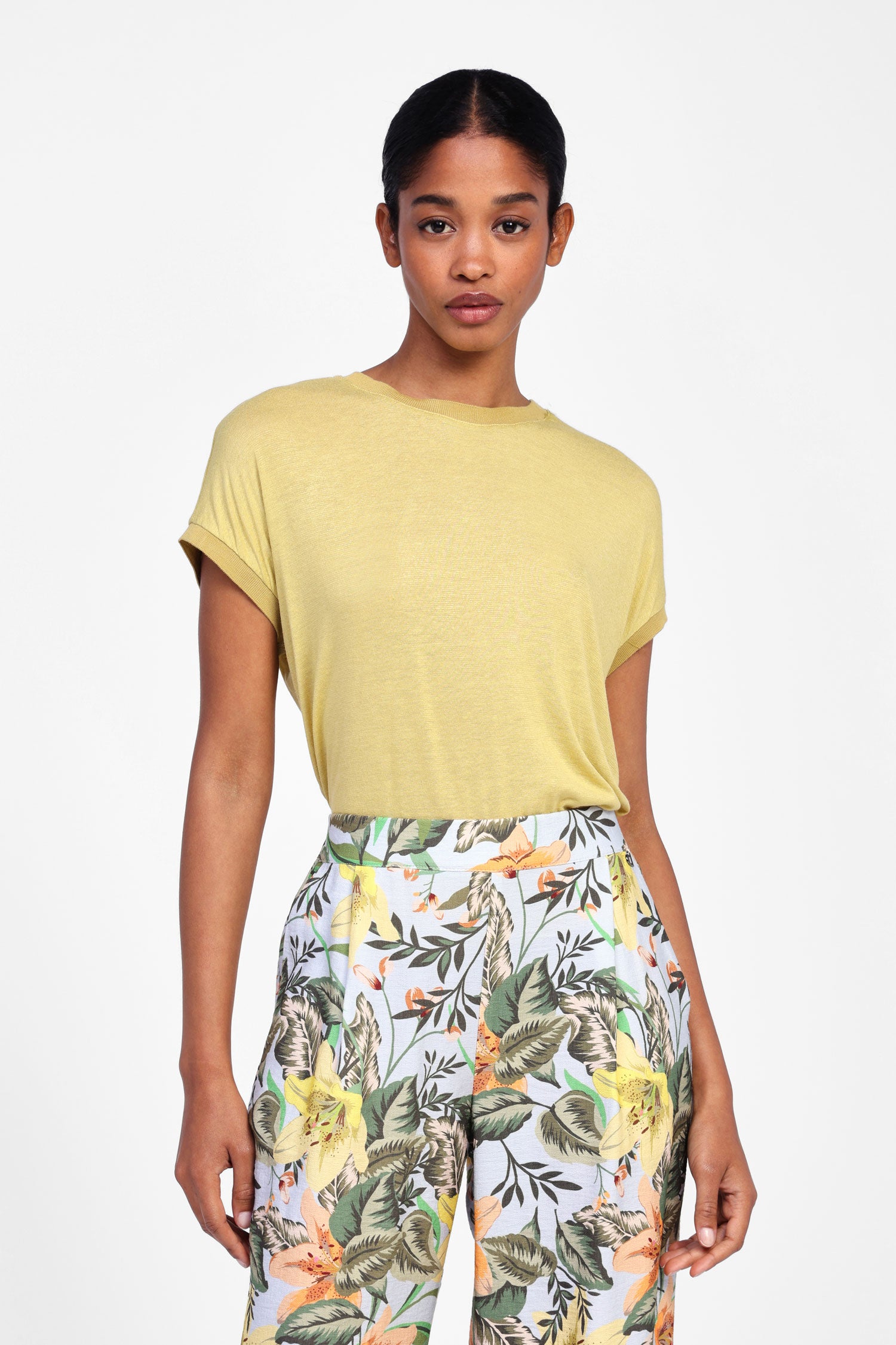 T-shirt a maniche corte minimalista