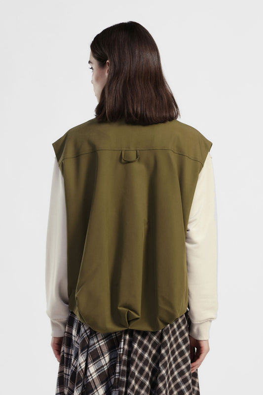Gilet corto con tasche e zip frontale