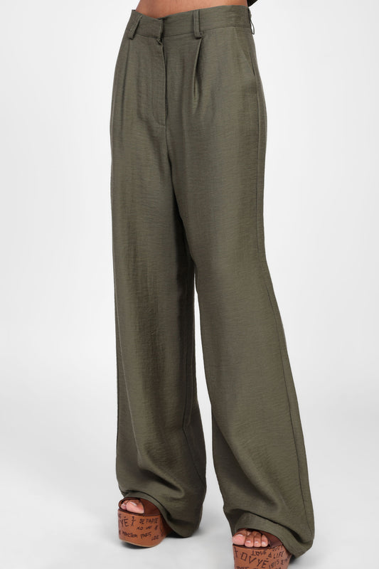 Pantaloni a gamba ampia con pieghe