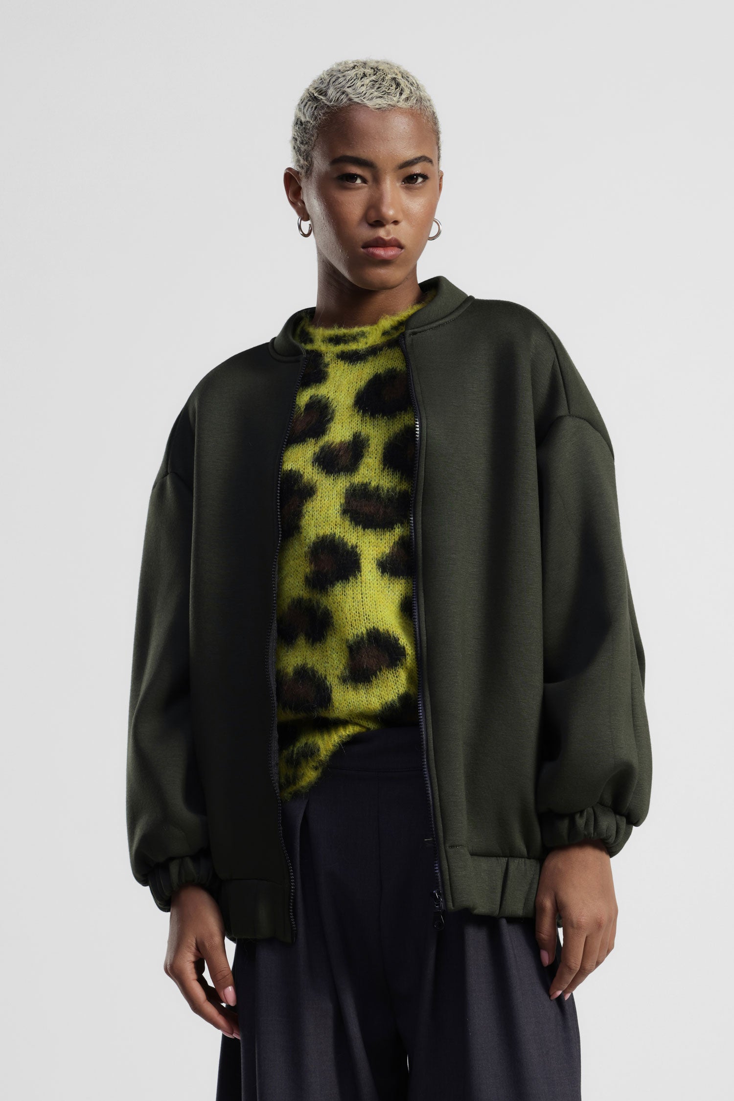 Bomber con zip e tasche laterali