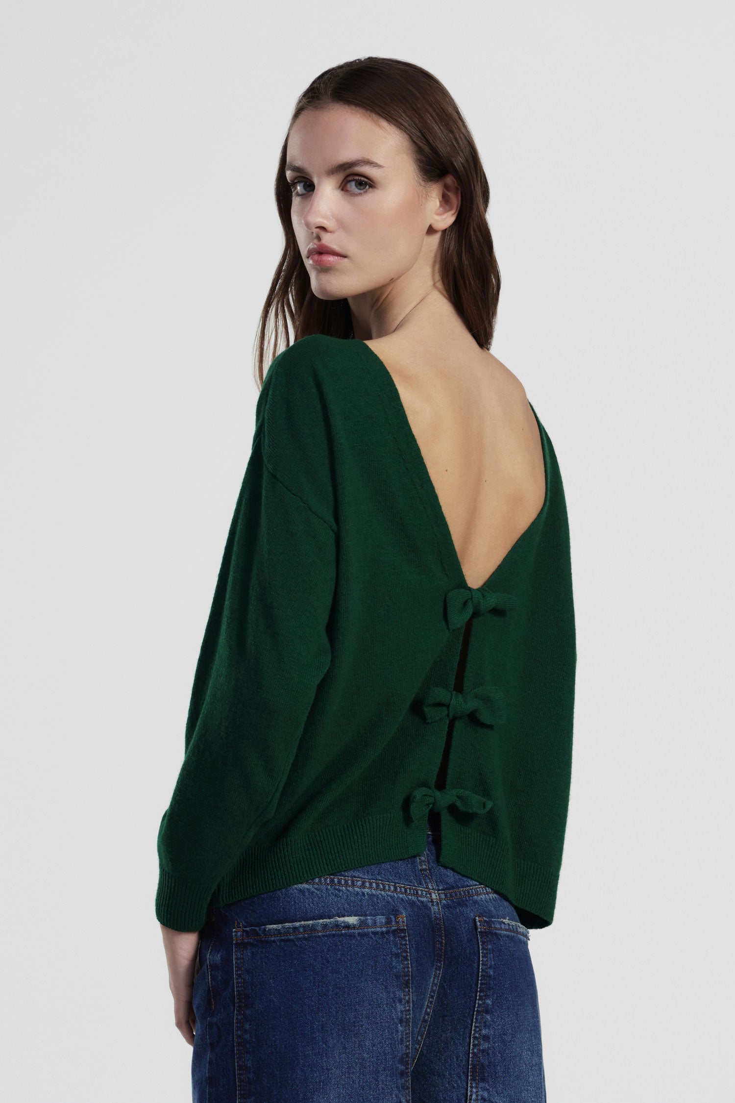 Cardigan con fiocchi frontali e maniche lunghe