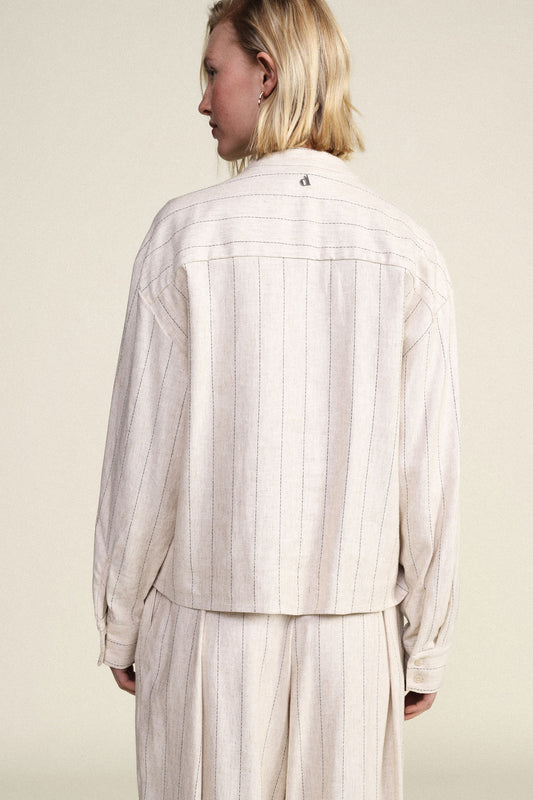 Camicia a righe con maniche lunghe e colletto stondato