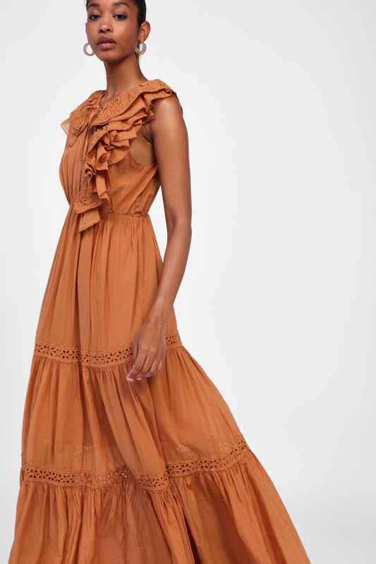 Vestito lungo con dettagli a balze