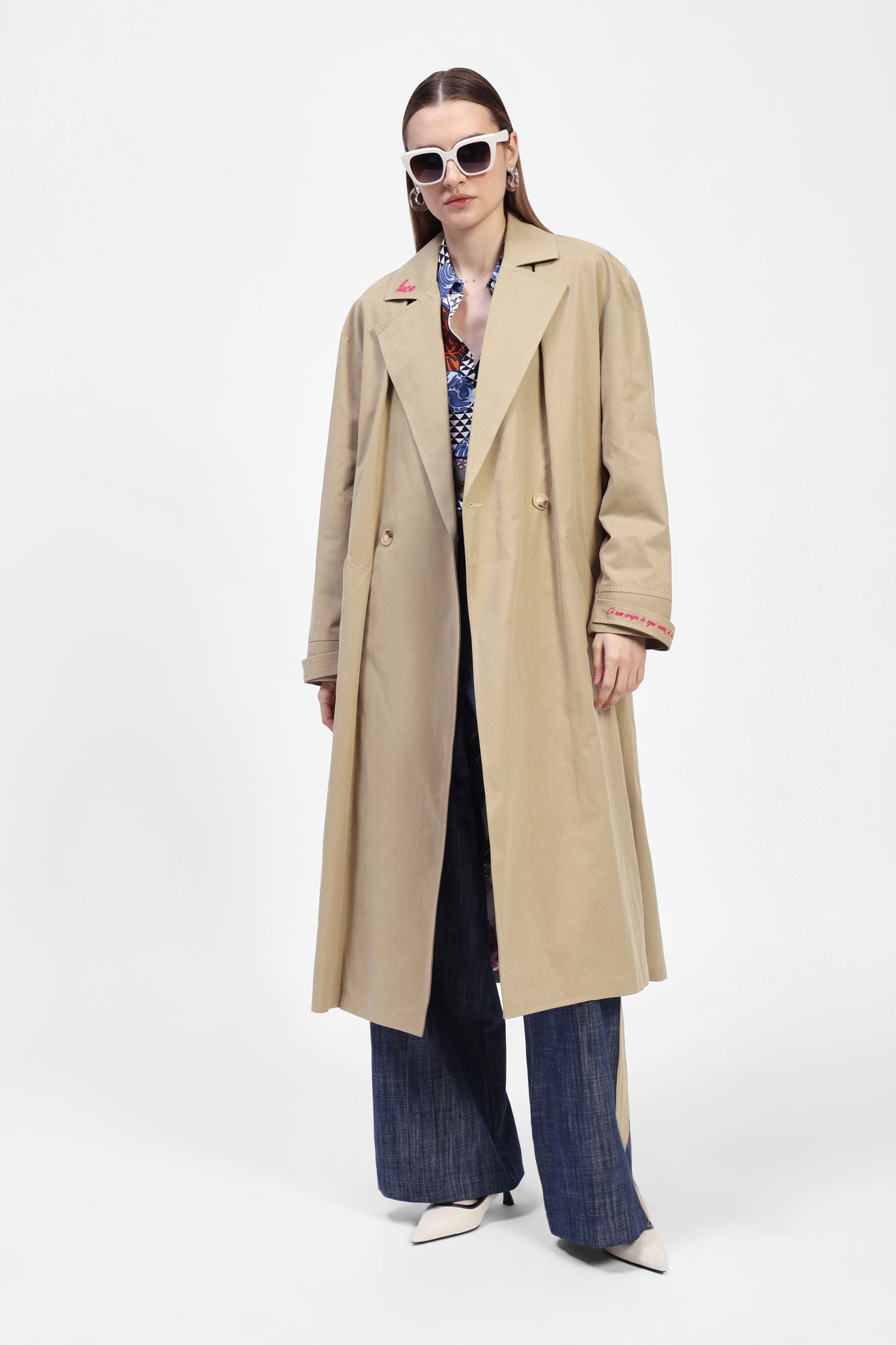 Trench classico con bottoni