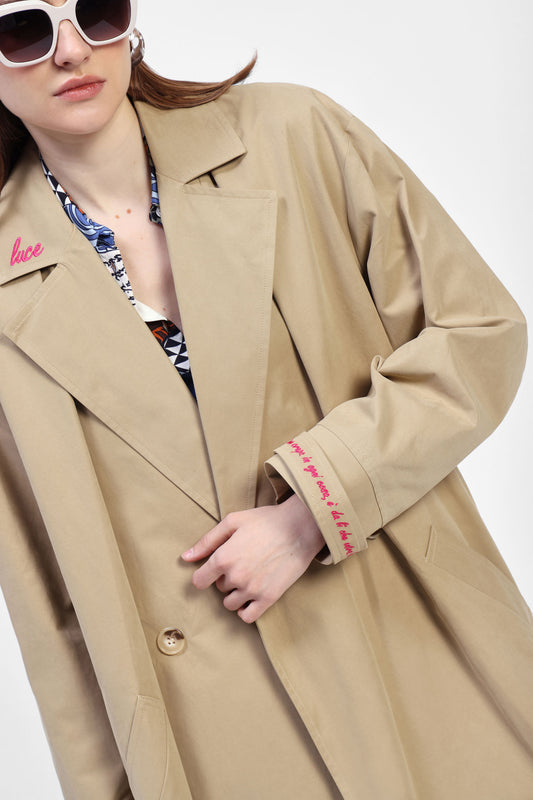 Trench classico con bottoni