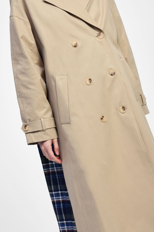 Trench lungo doppiopetto con cintura e inserto tartan