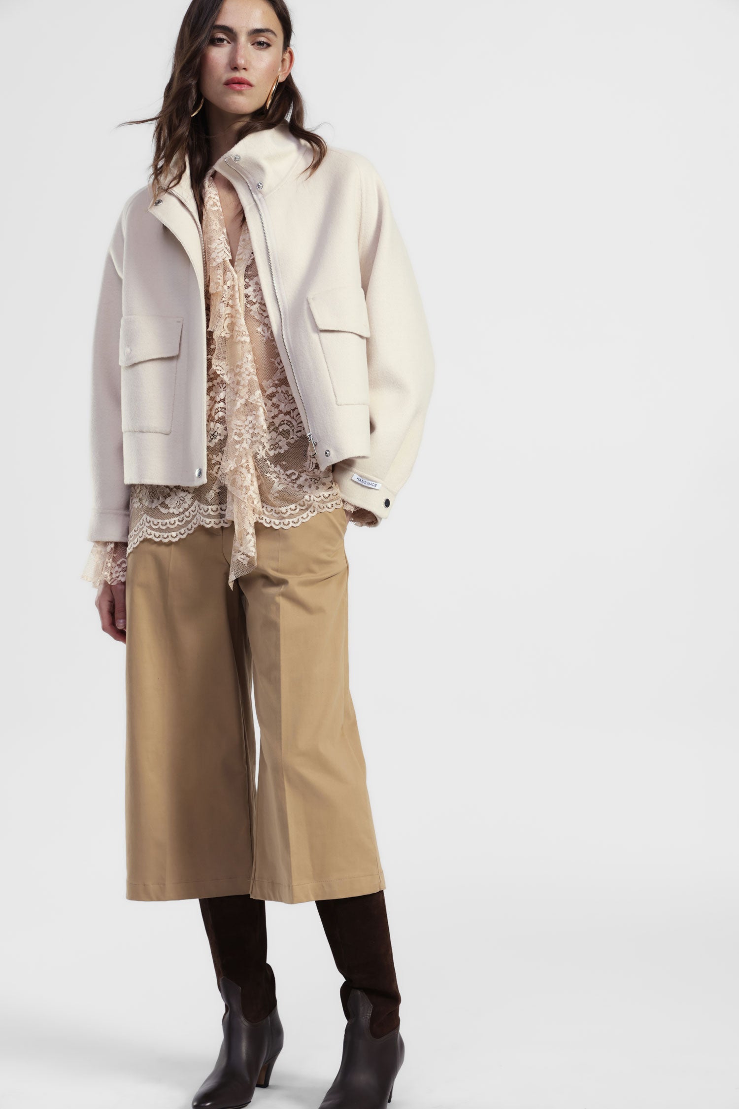 Pantaloni cropped gamba ampia pinces