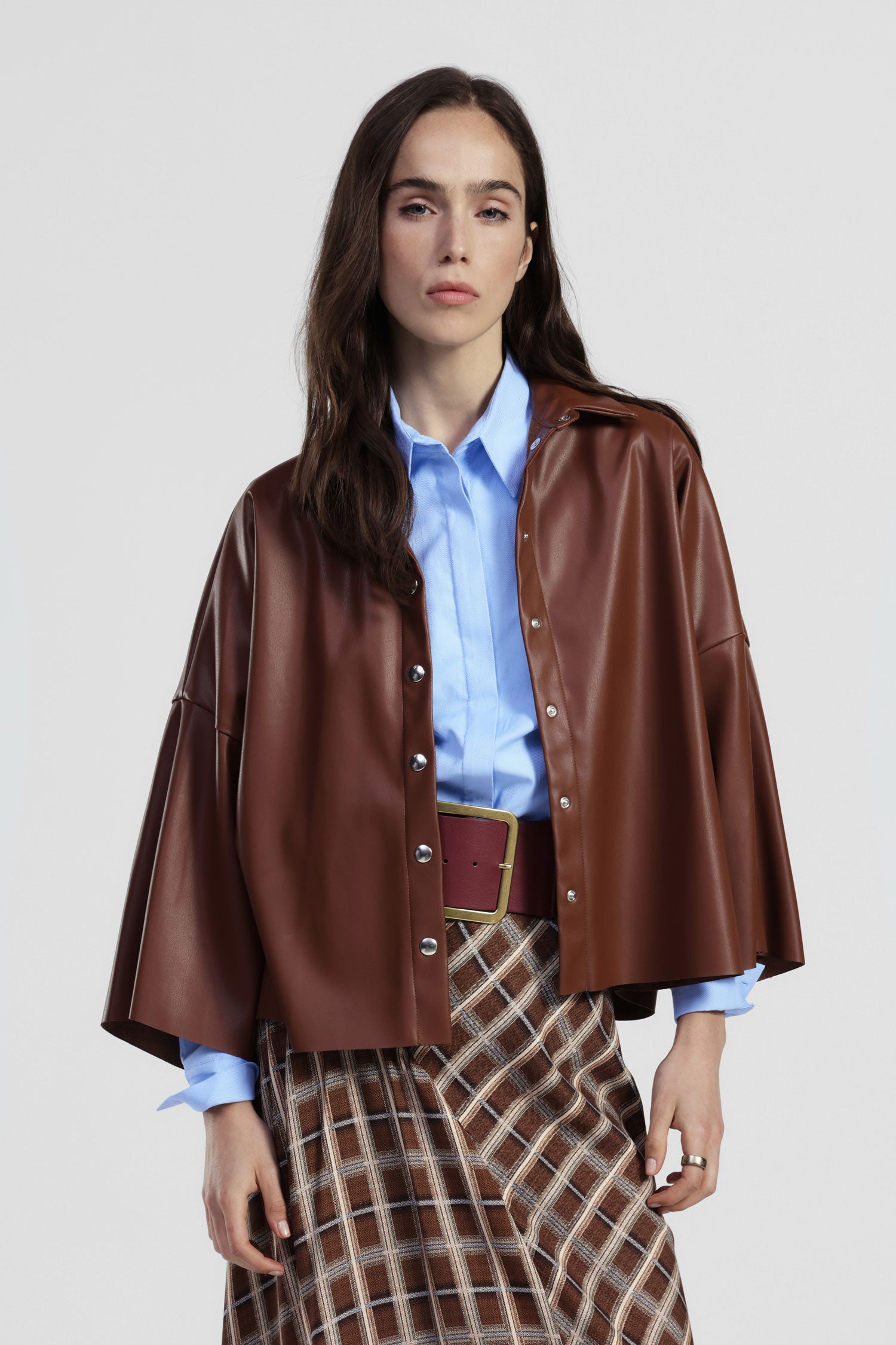 Camicia ampia con bottoni e maniche a 3/4