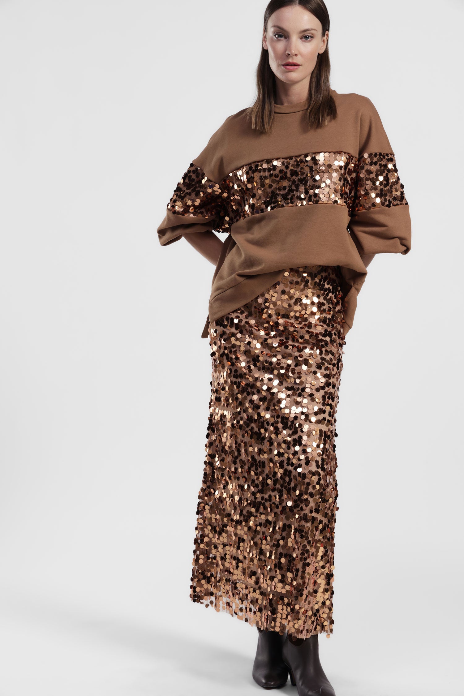 Gonna lunga con paillettes e vita alta