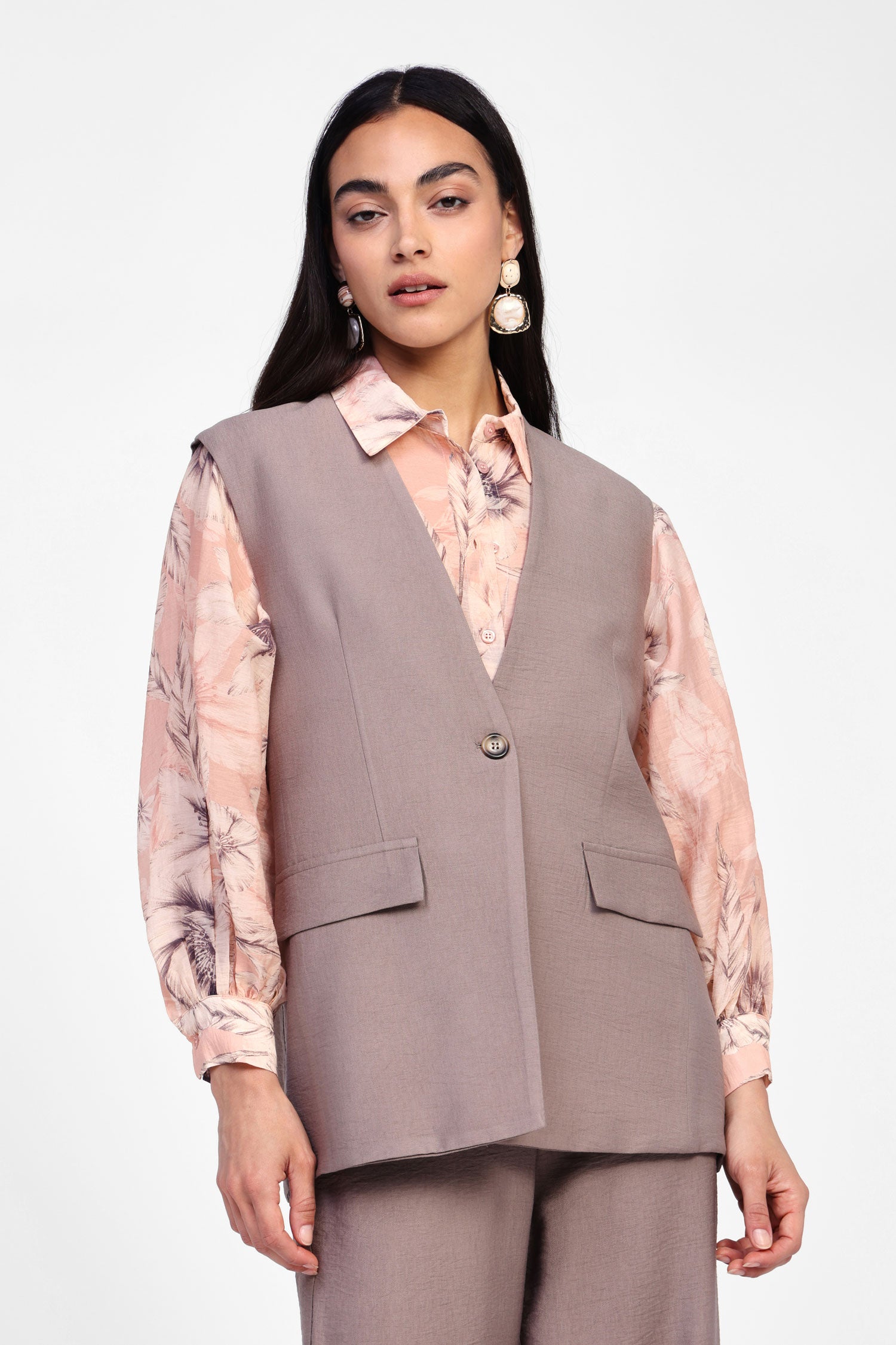 Gilet con tasche frontali e bottoni