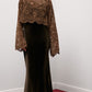 Abito lungo con maniche in pizzo e spacco laterale