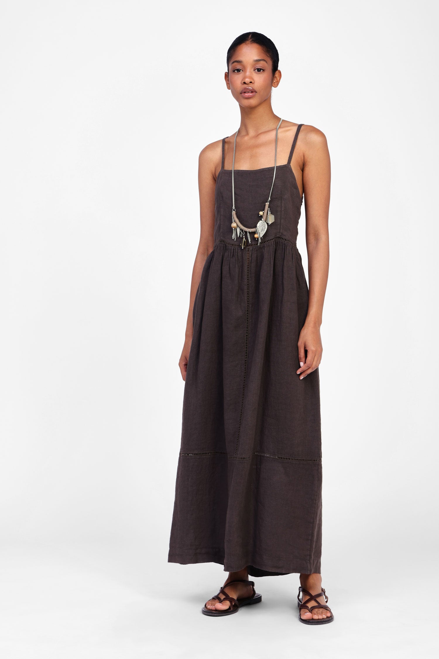 Vestito lungo con spalline sottili