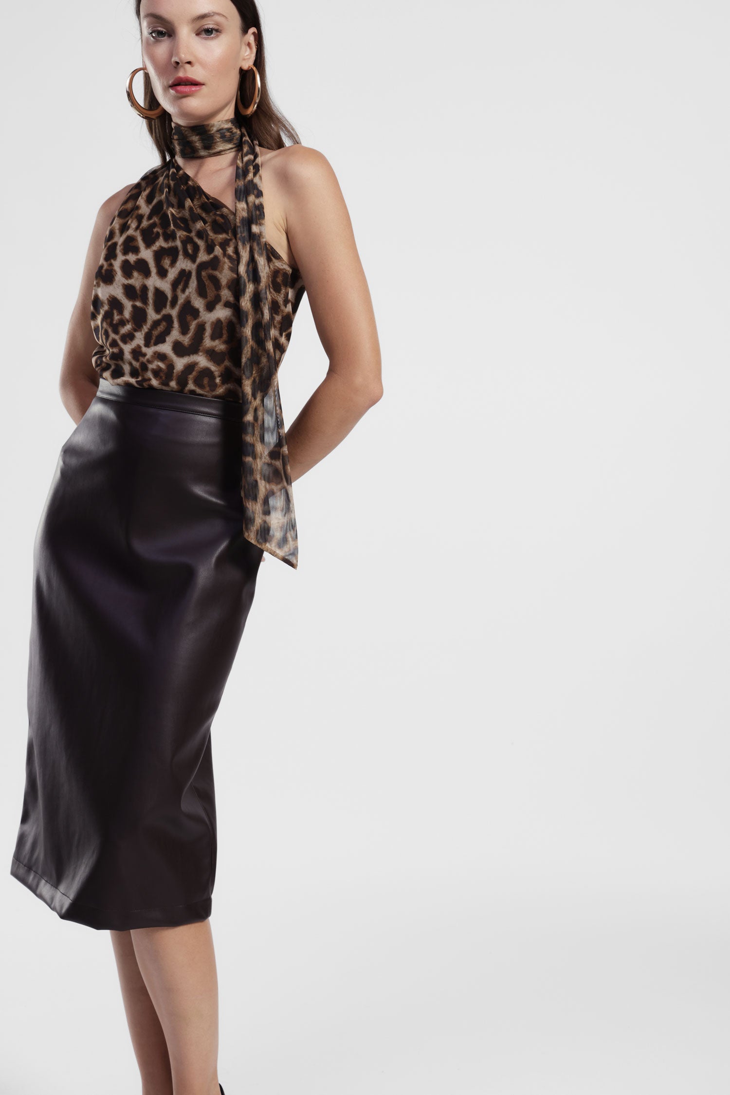 Gonna a tubino midi vita alta con spacco posteriore