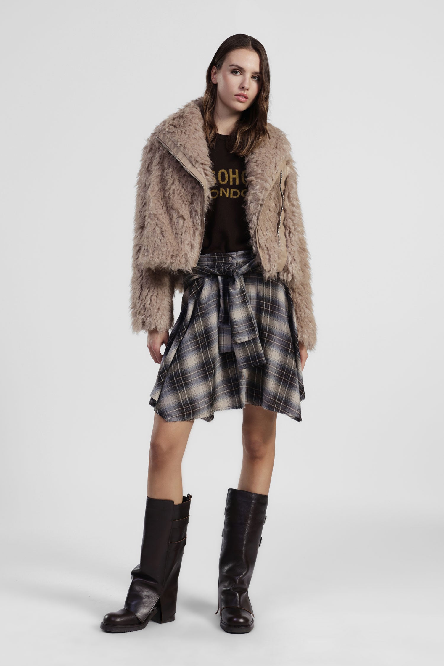 Gonna corta fantasia scozzese con cintura annodata