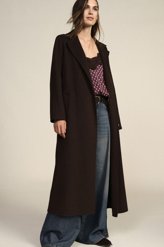 Cappotto lungo con cintura abbinata e revers