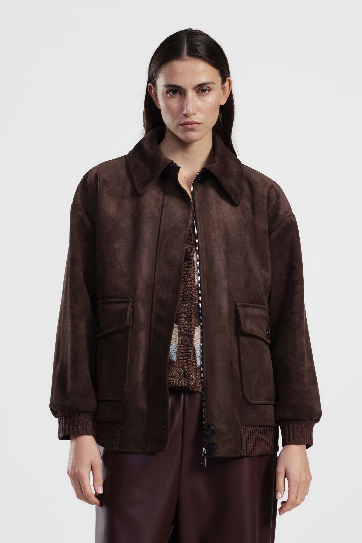 Giubbotto bomber effetto suede con zip e grandi tasche