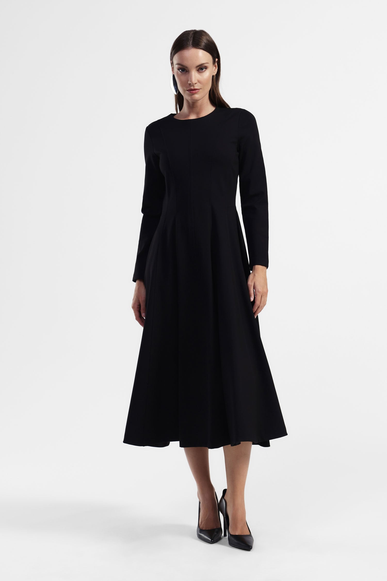 Vestito midi con maniche lunghe