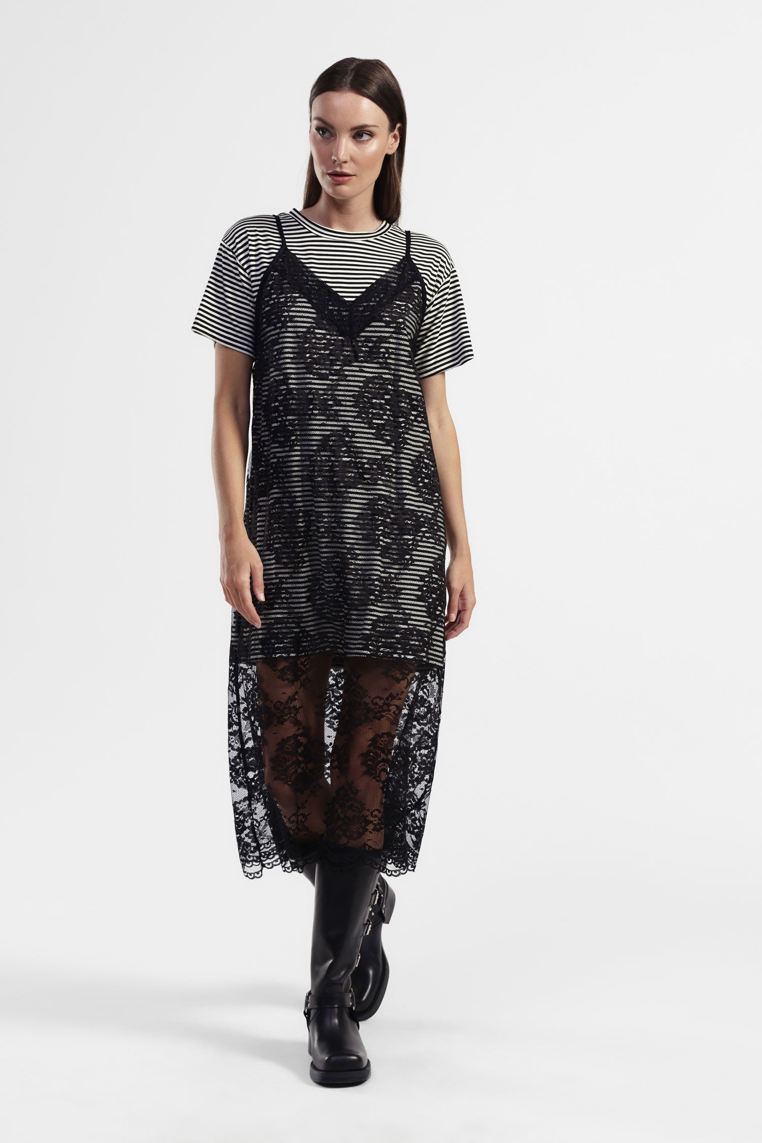 Vestito a righe con pizzo