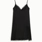 Abito con spalline e pizzo, taglio dritto