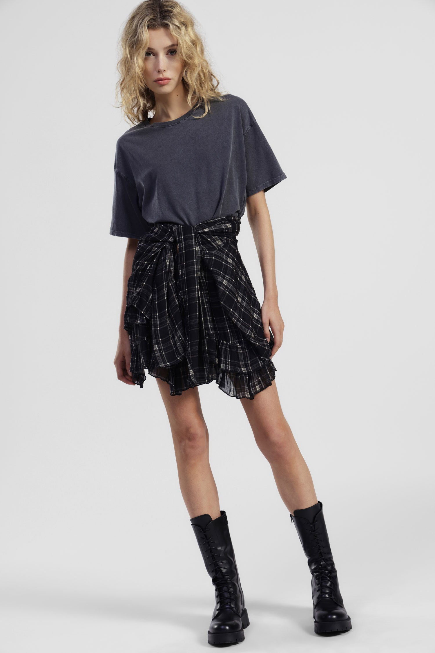 Gonna corta a quadri con rouches asimmetriche