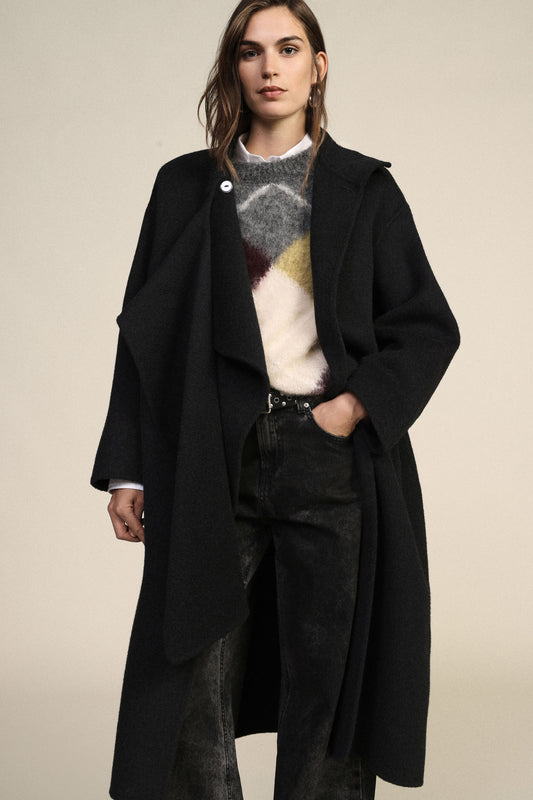 Cappotto lungo con collo alto e abbottonatura